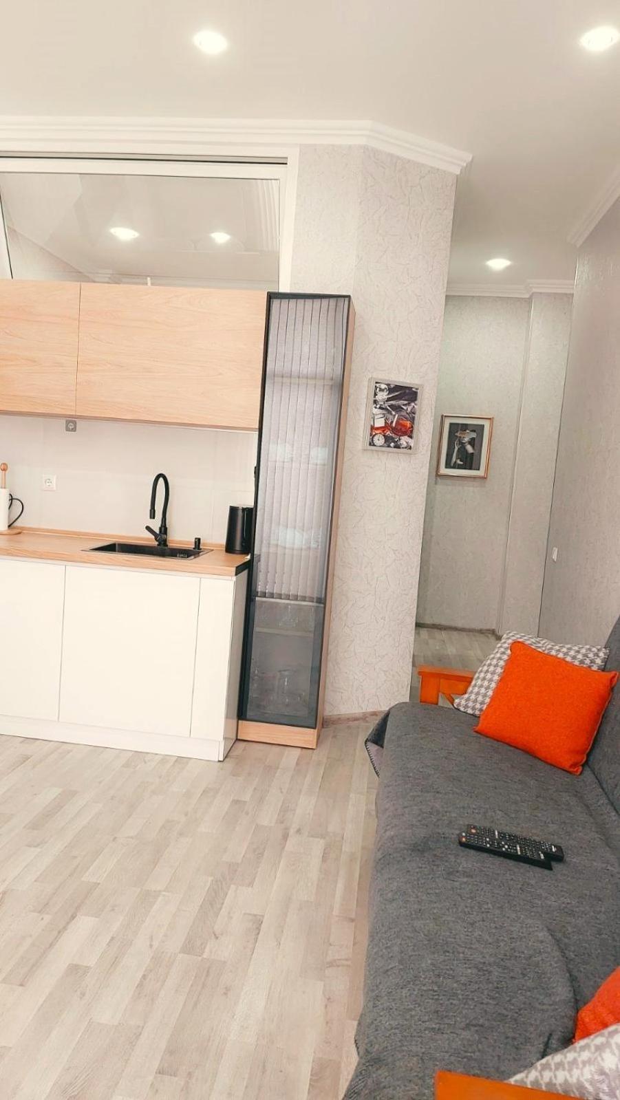 Kate'S New Cozy Apartment クタイシ エクステリア 写真