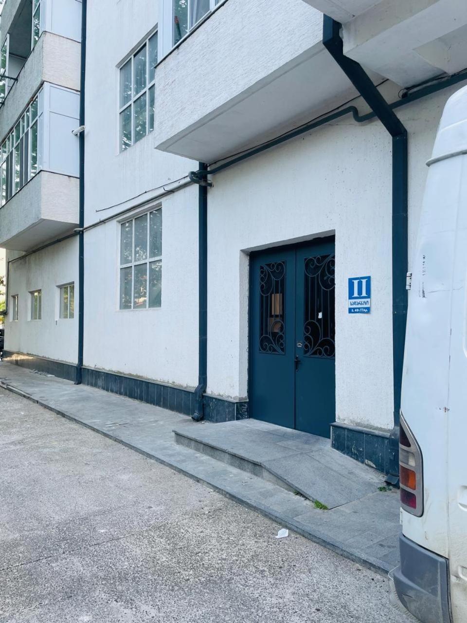 Kate'S New Cozy Apartment クタイシ エクステリア 写真